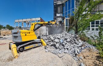 Confined-demolition-services.jpg